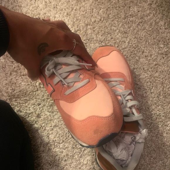 Pink New Balance 574 Woman’s 8/8.5 - Picture 7 of 8